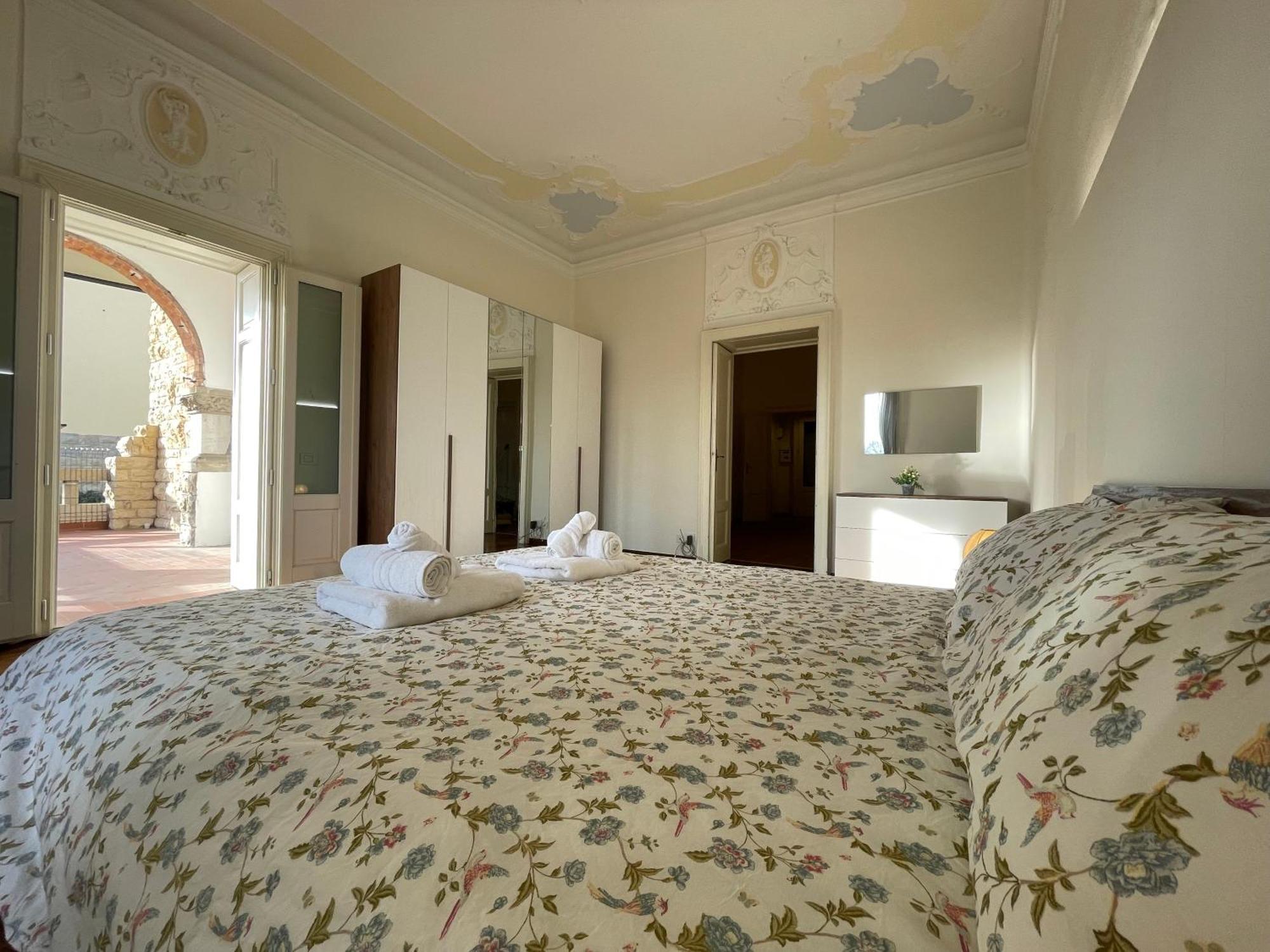 Bg Central Royal Suite Con Parcheggio - Vista Citta Alta Μπέργκαμο Εξωτερικό φωτογραφία