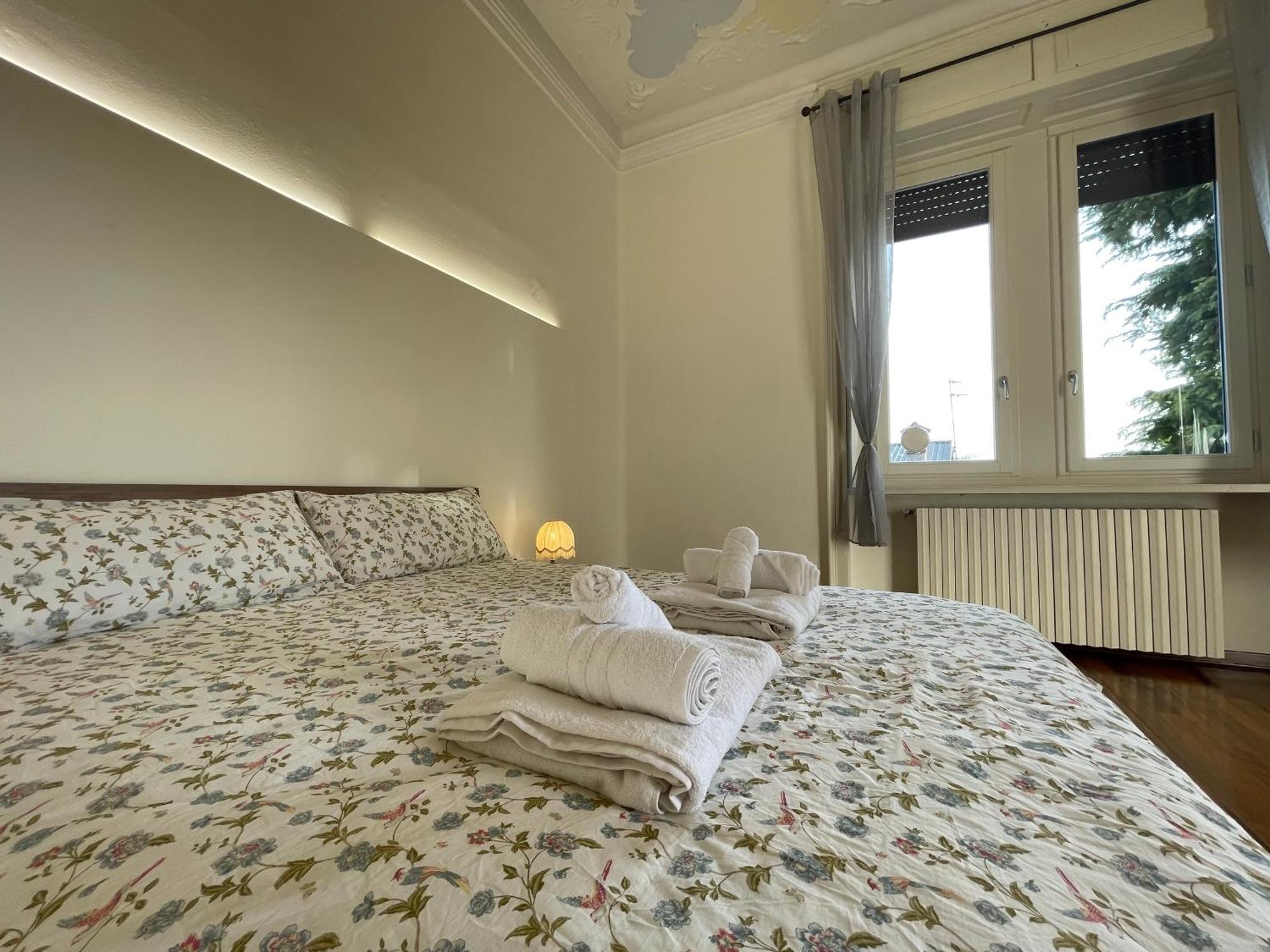 Bg Central Royal Suite Con Parcheggio - Vista Citta Alta Μπέργκαμο Εξωτερικό φωτογραφία