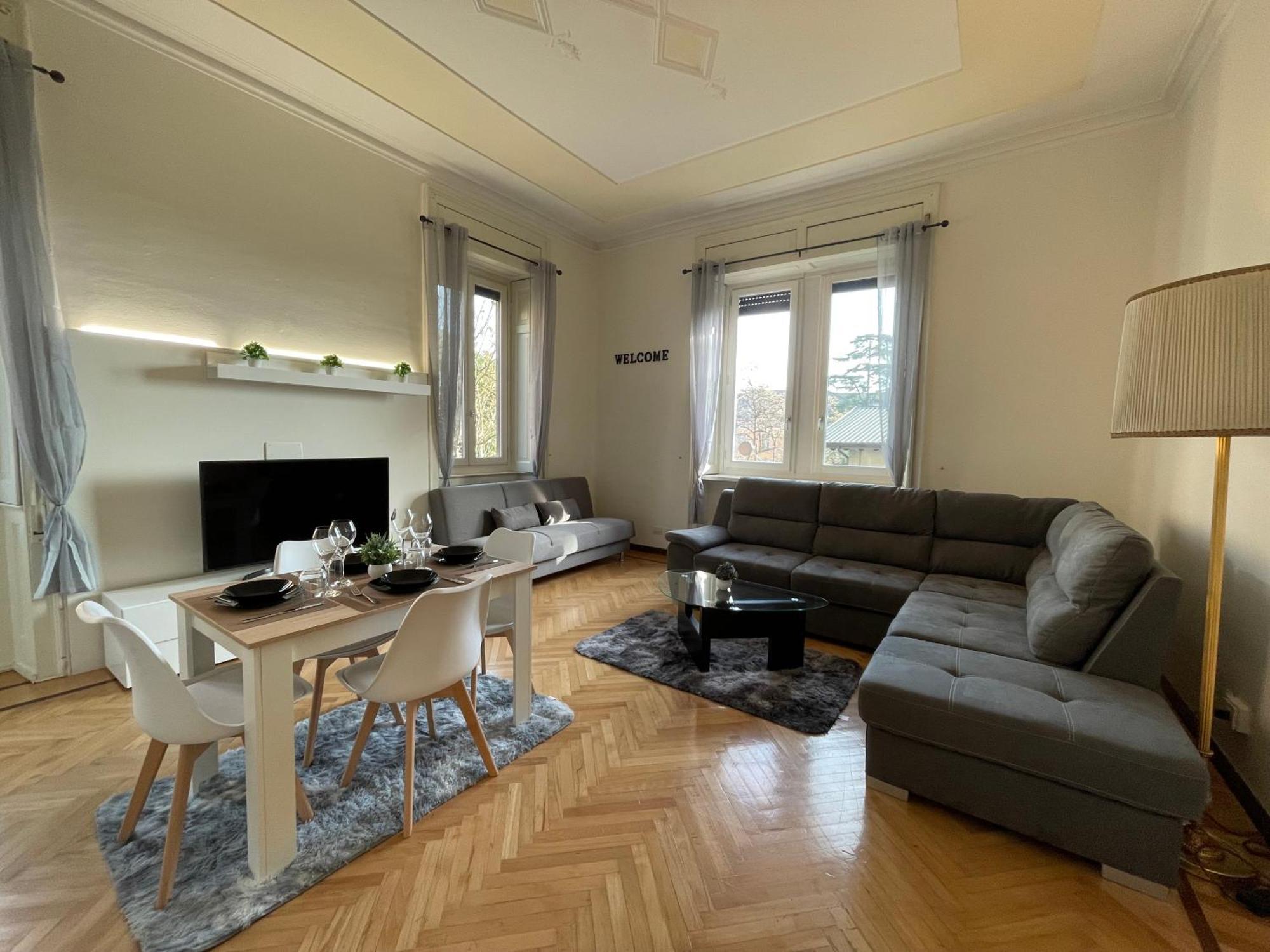 Bg Central Royal Suite Con Parcheggio - Vista Citta Alta Μπέργκαμο Εξωτερικό φωτογραφία