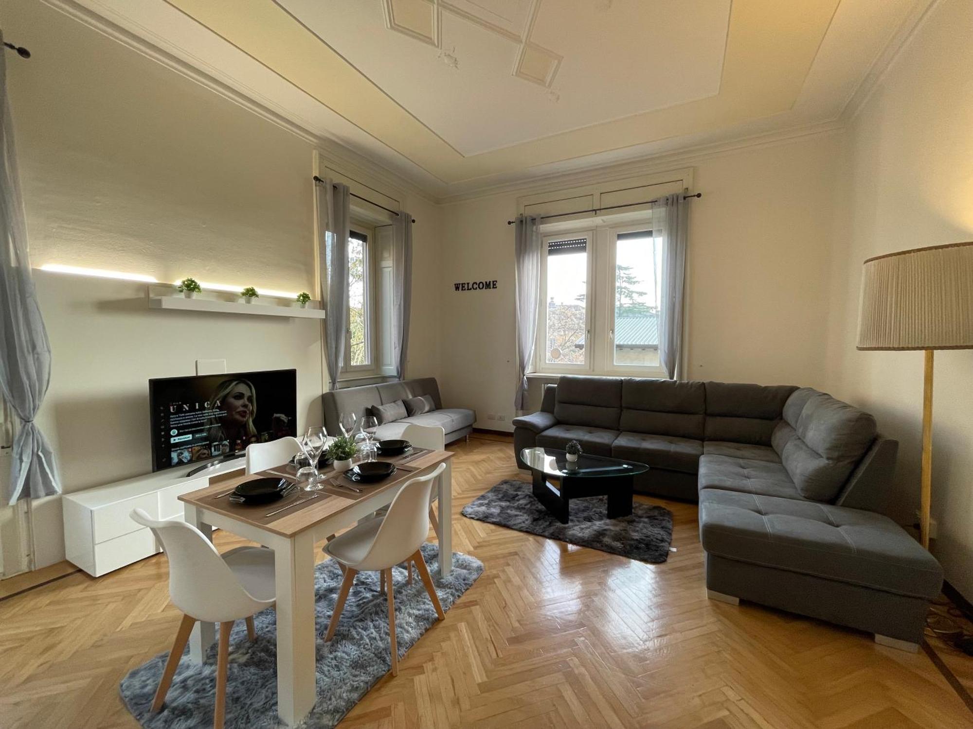 Bg Central Royal Suite Con Parcheggio - Vista Citta Alta Μπέργκαμο Εξωτερικό φωτογραφία