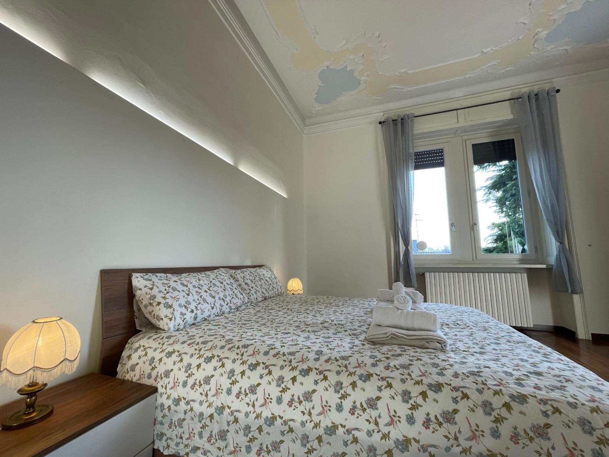 Bg Central Royal Suite Con Parcheggio - Vista Citta Alta Μπέργκαμο Εξωτερικό φωτογραφία