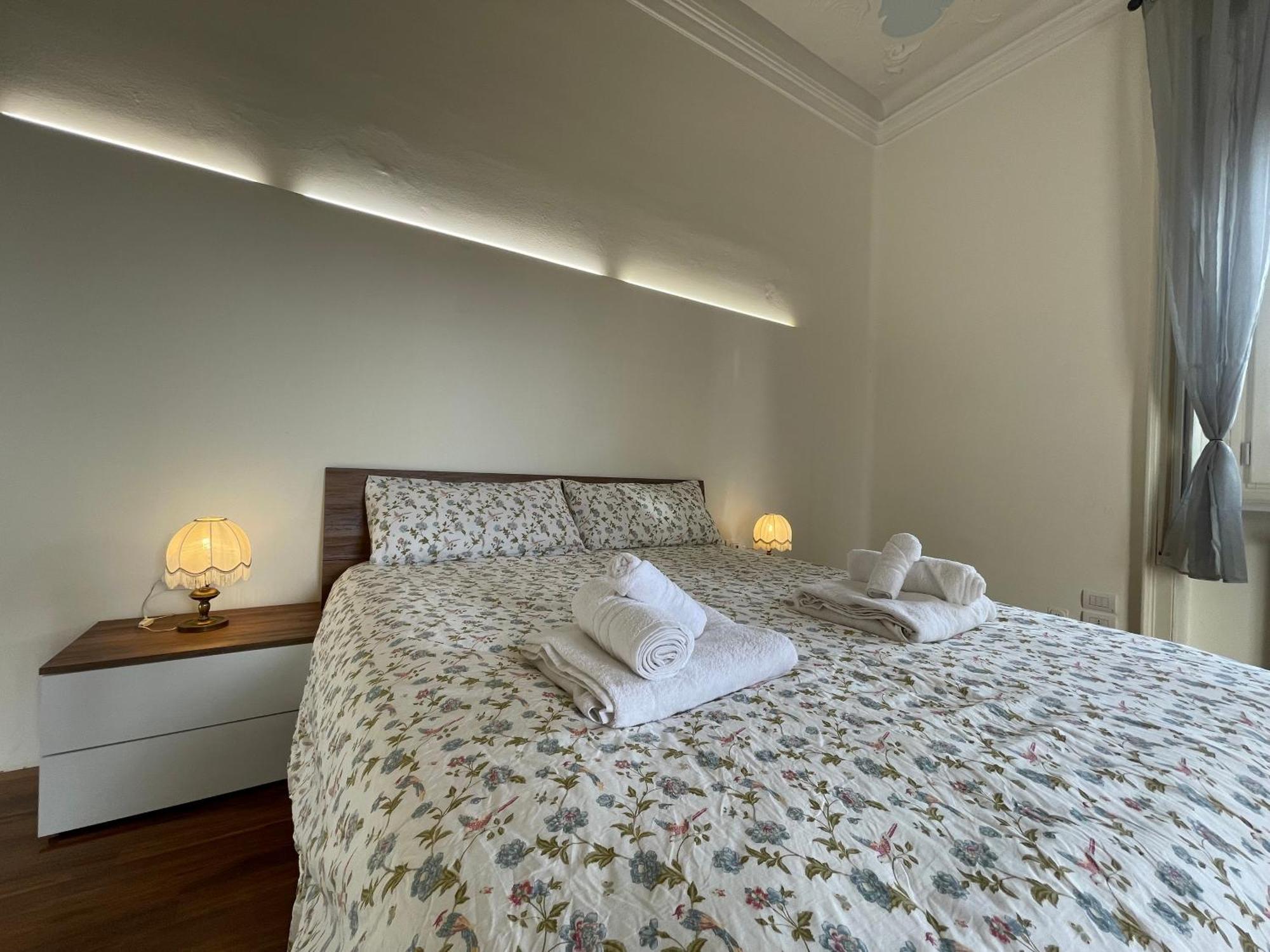 Bg Central Royal Suite Con Parcheggio - Vista Citta Alta Μπέργκαμο Εξωτερικό φωτογραφία